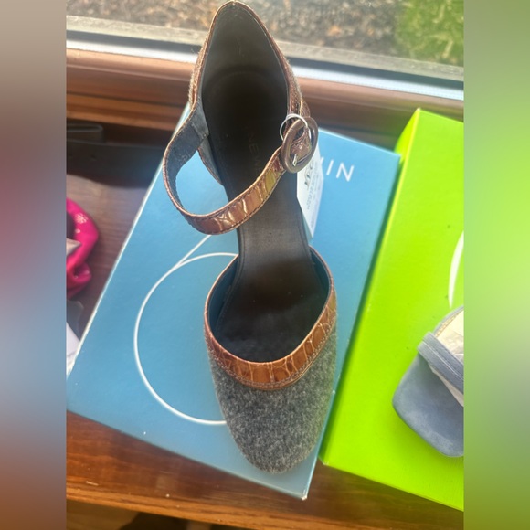 Nine West - Stacked Wedge Heel, Mixed Materials | Size 8.5 - Picture 4 of 5